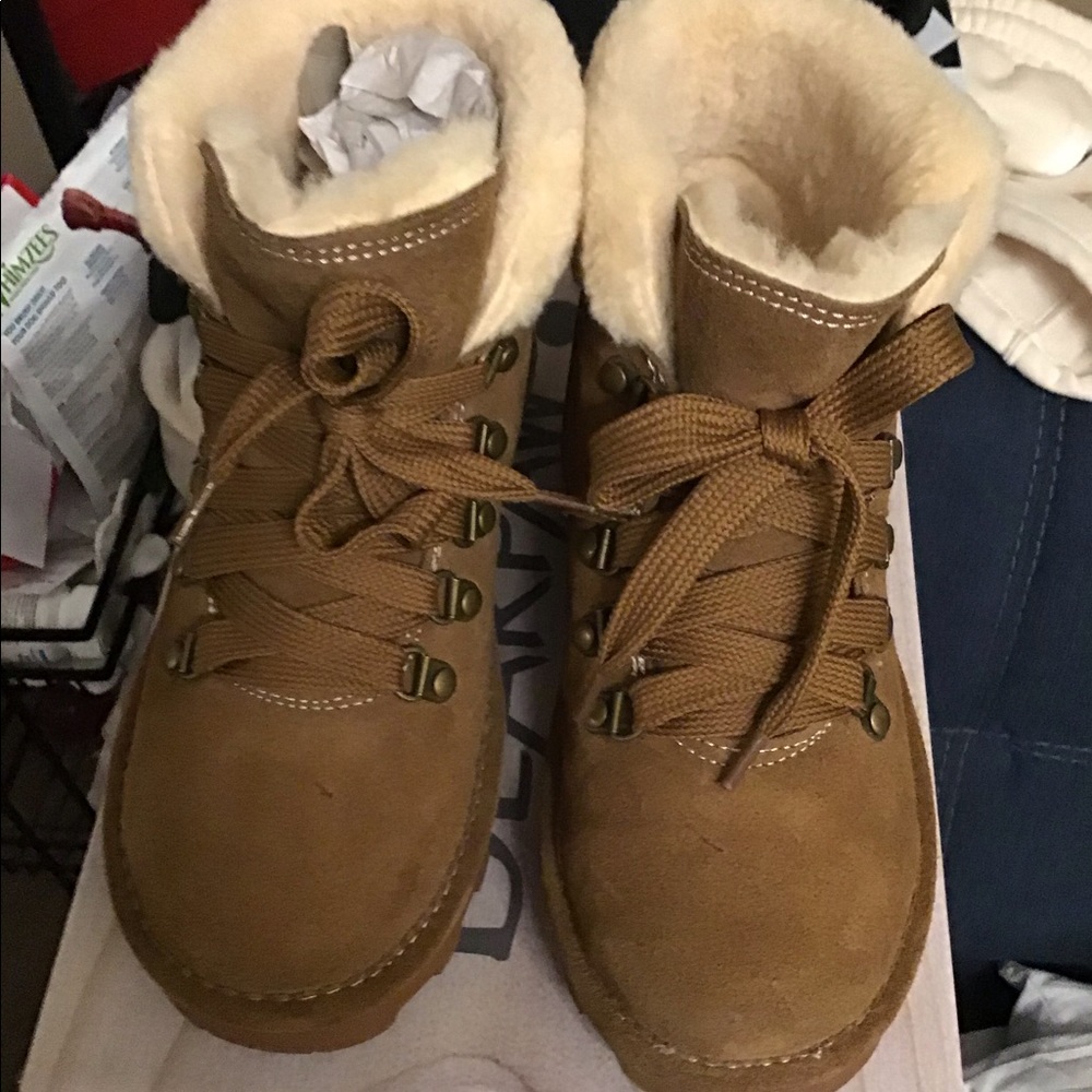 Bear Paw Marta, Size Brown 7